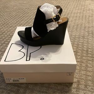 BNWT BP black suede/leather wedge size 6.5